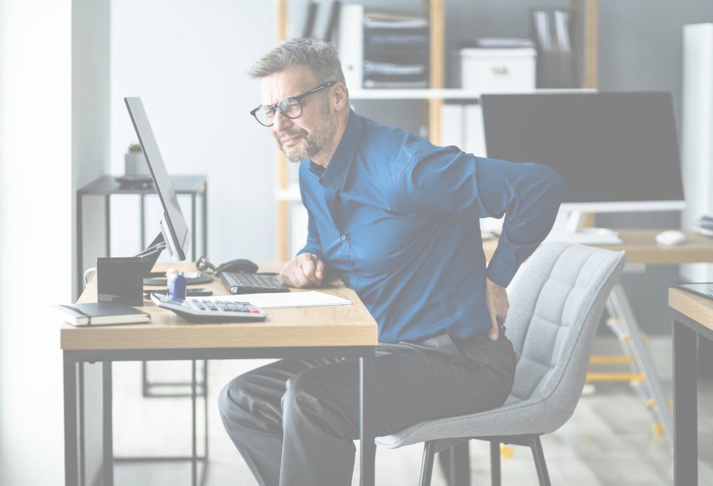 cadre stressé souffrant de maux de dos